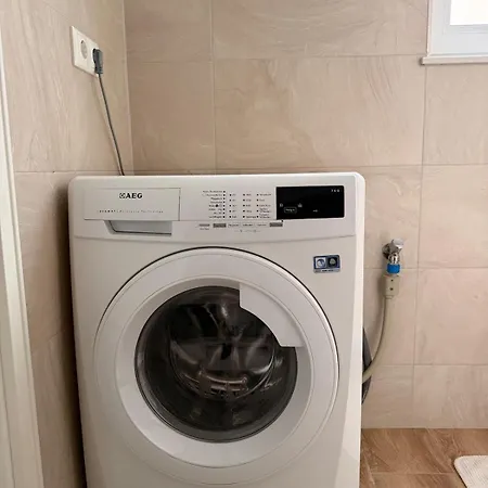 Light-filled Terrace Studio, Netflix, Smart Home, Frankfurt 40 Min Apartment